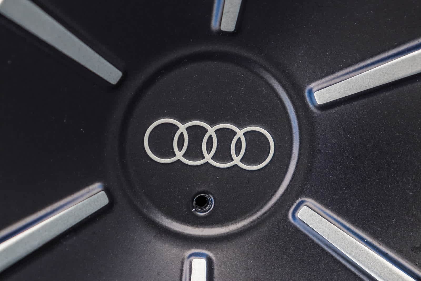 Thumbnail: 2025 Audi RS e-tron GT - 15