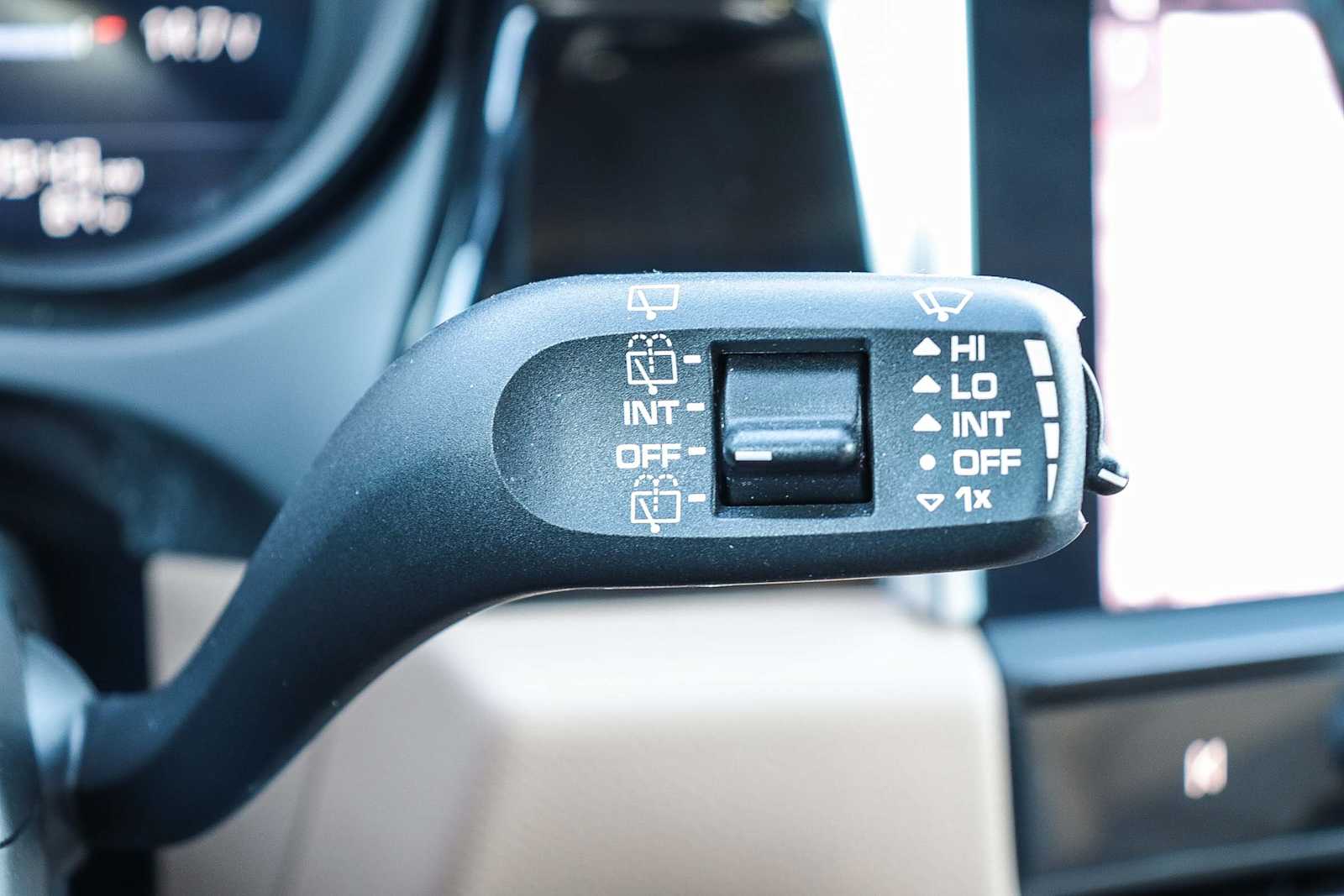 Thumbnail: 2024 Porsche Macan - 33