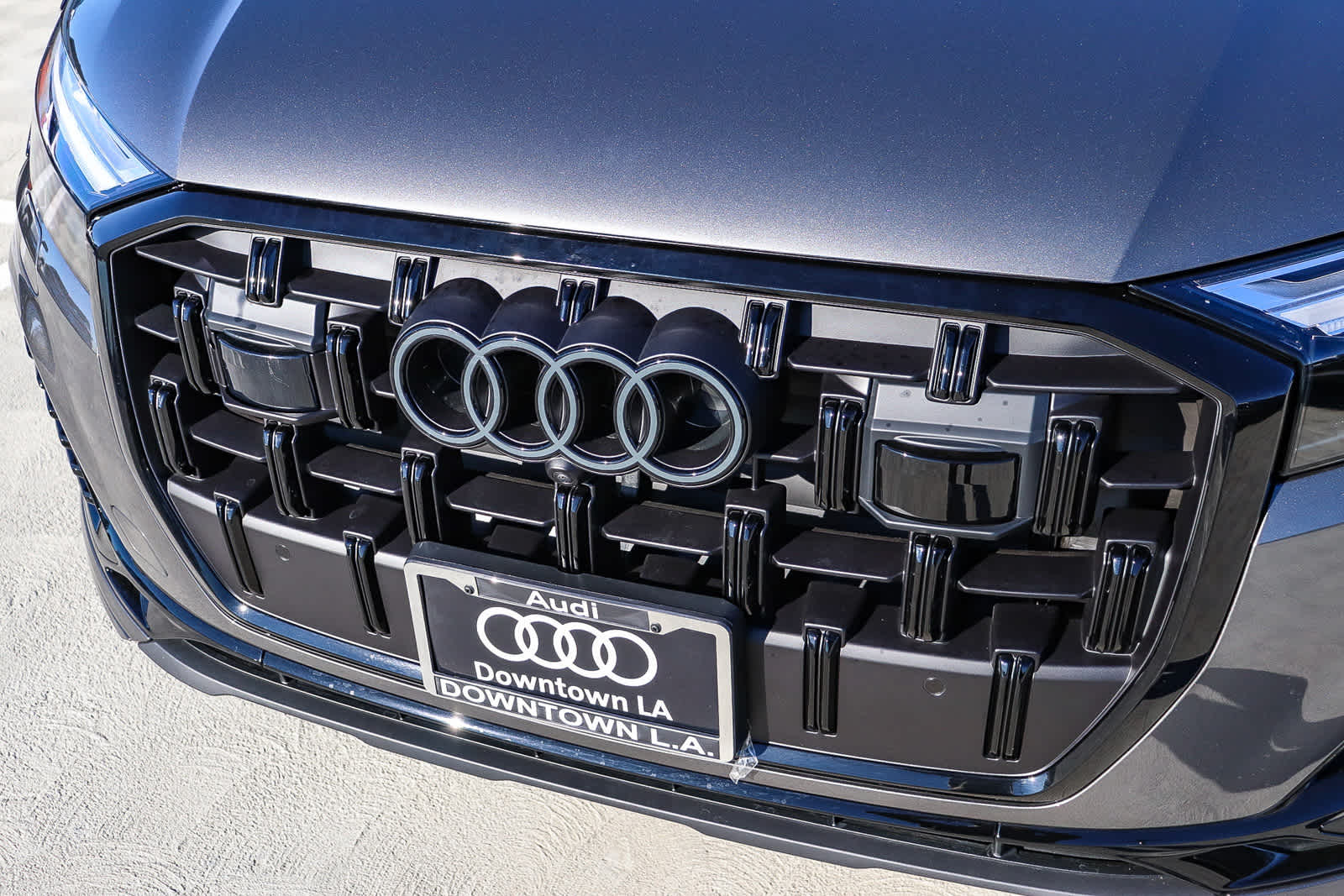 Thumbnail: 2026 Audi Q7 - 8