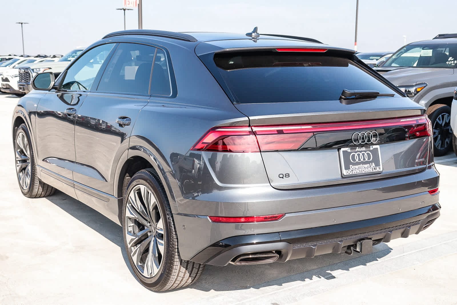 Thumbnail: 2026 Audi Q8 - 9