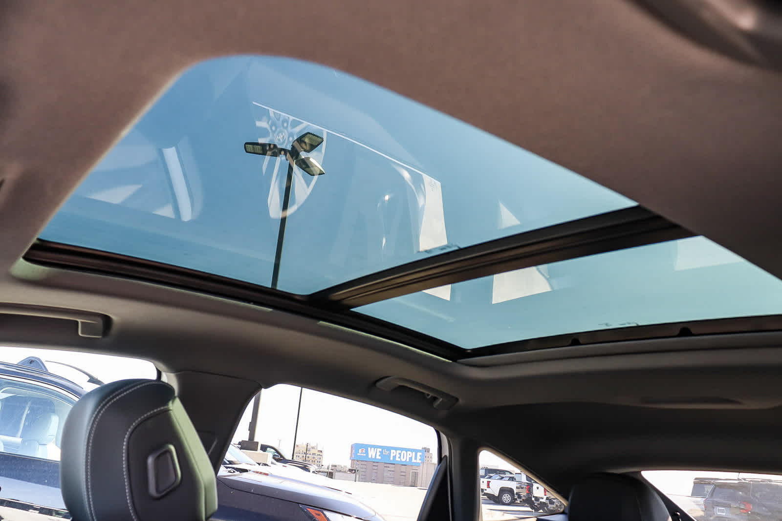 Thumbnail: 2023 Audi Q4 e-tron - 35