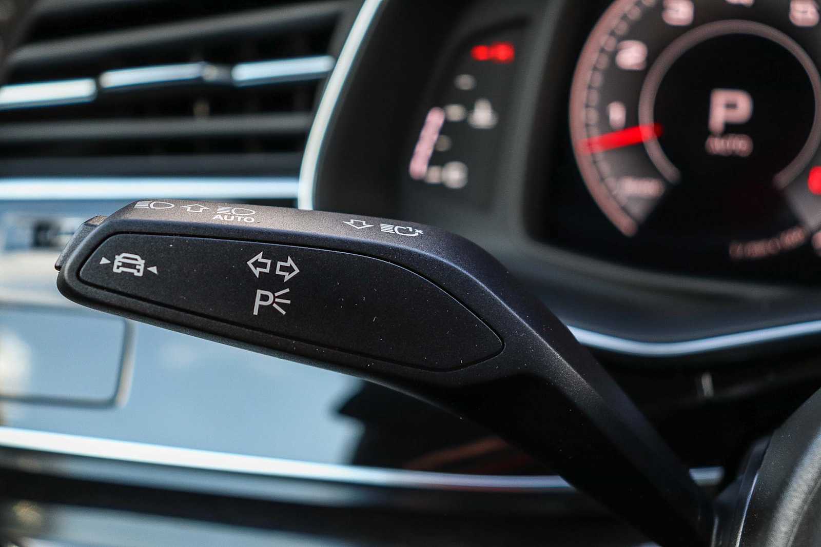 Thumbnail: 2026 Audi Q8 - 31