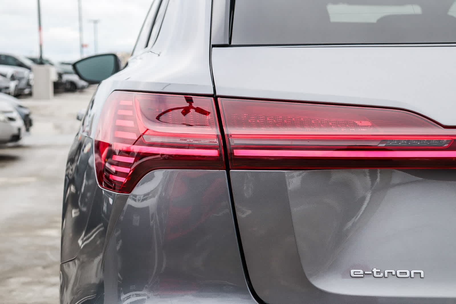 Thumbnail: 2022 Audi e-tron - 12