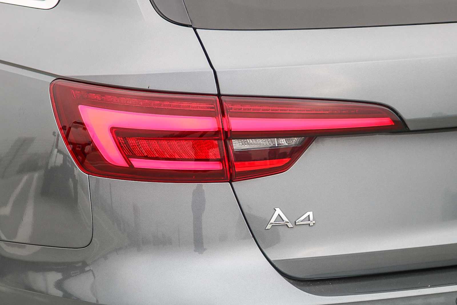 Thumbnail: 2019 Audi A4 - 9