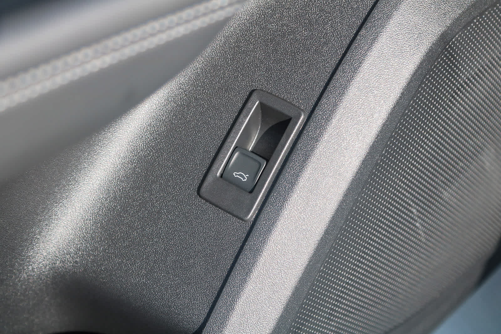 Thumbnail: 2025 Audi Q5 - 32