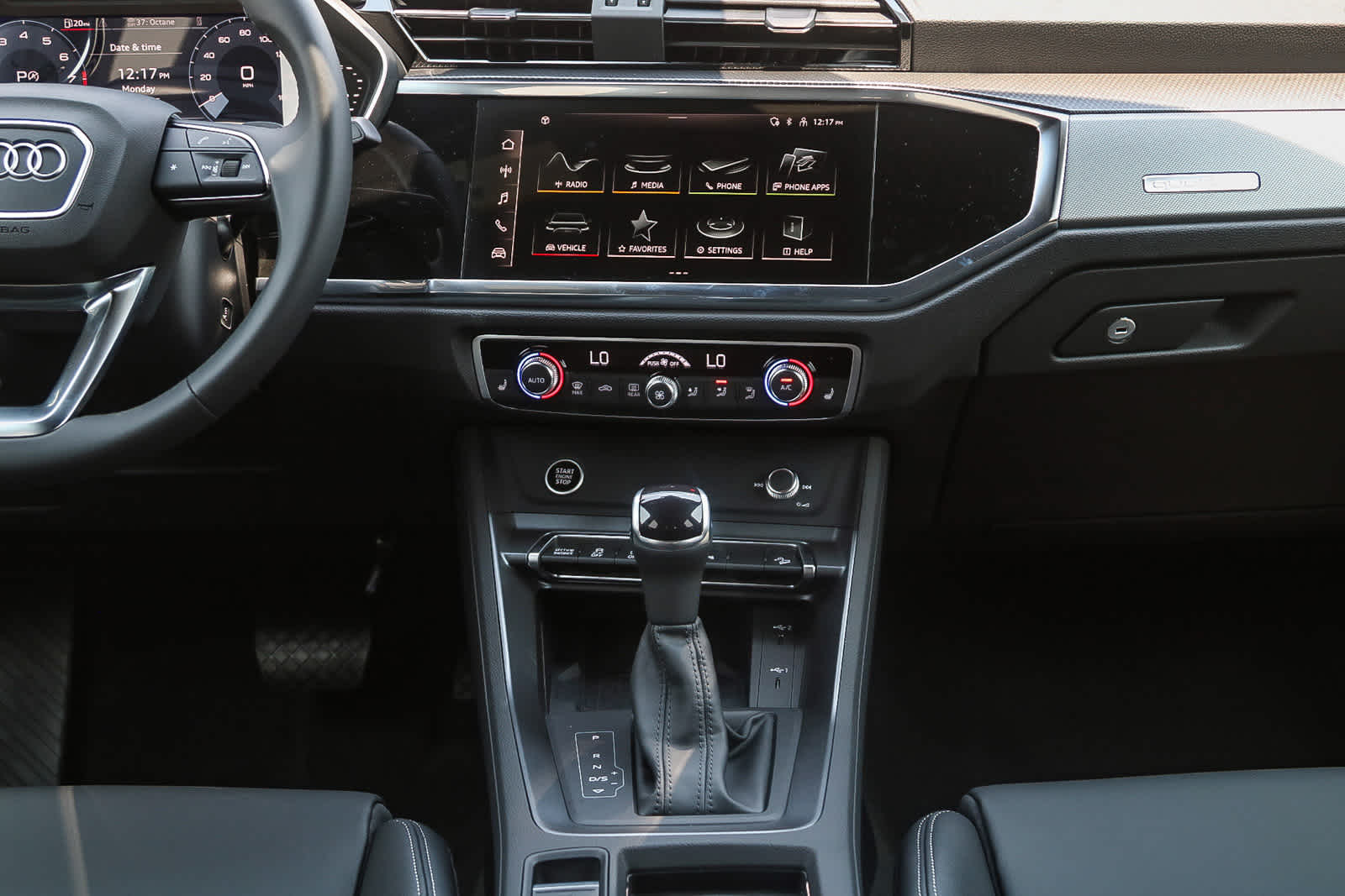 Thumbnail: 2025 Audi Q3 - 13