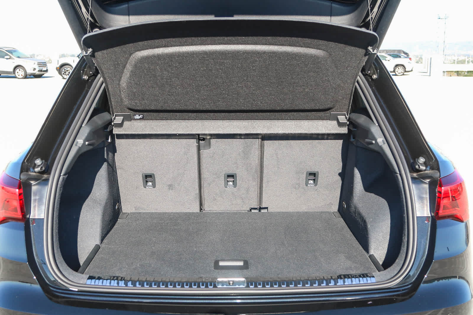 Thumbnail: 2025 Audi Q3 - 41