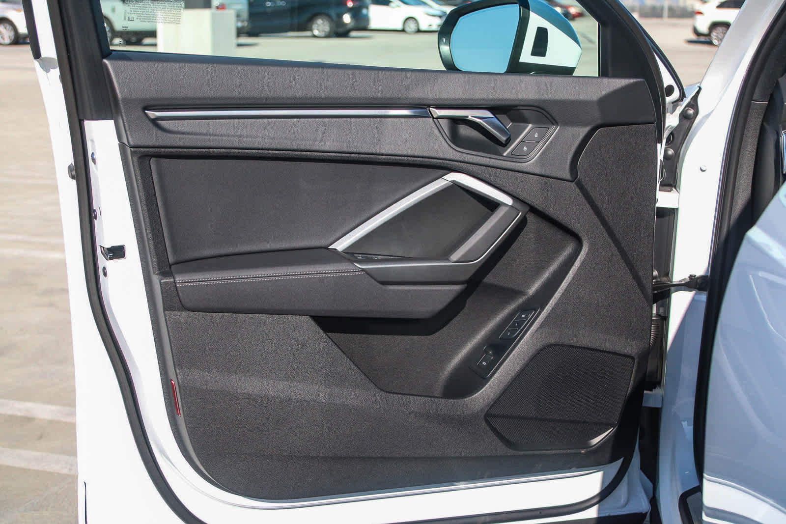 Thumbnail: 2025 Audi Q3 - 34