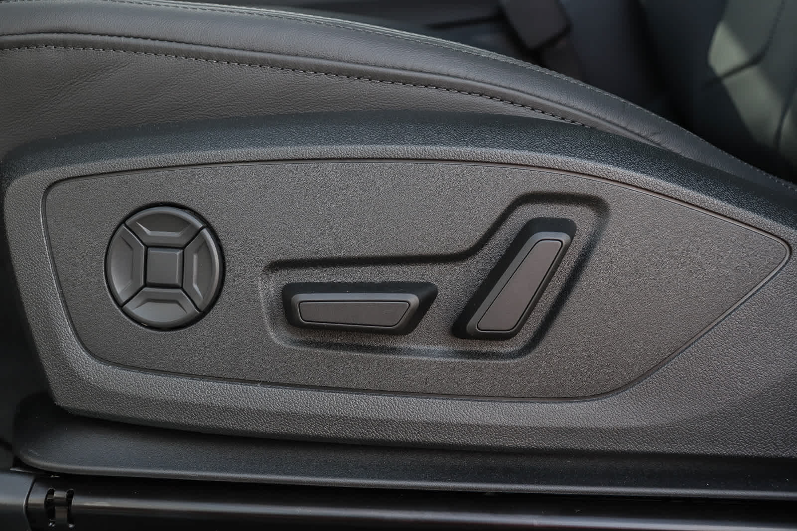 Thumbnail: 2025 Audi Q3 - 27