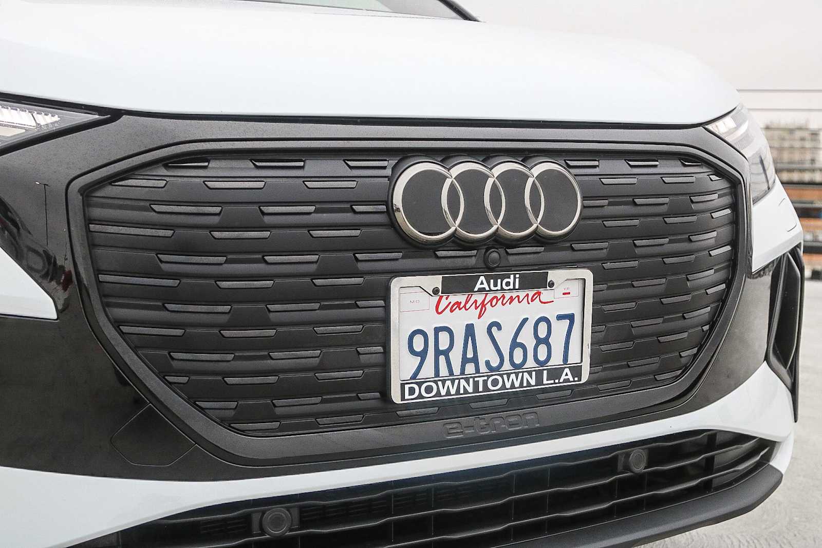 2024 Audi Q4 e-tron Prestige 5
