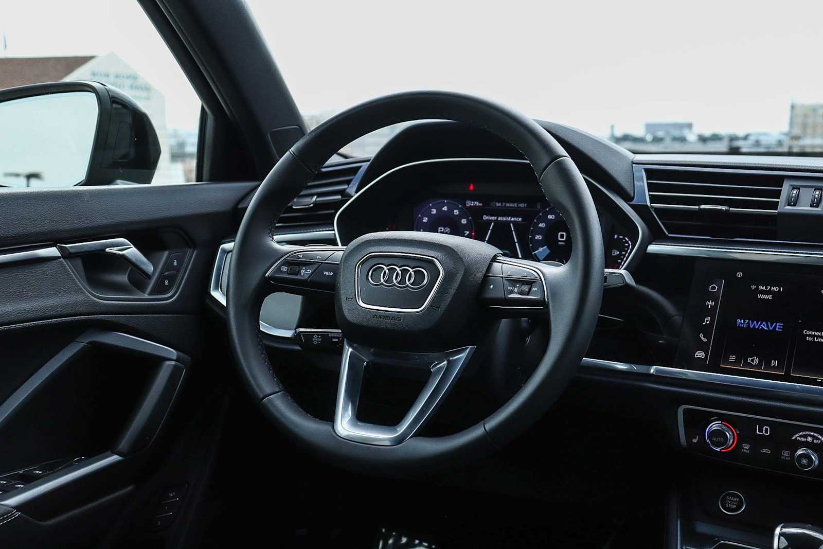Thumbnail: 2025 Audi Q3 - 21