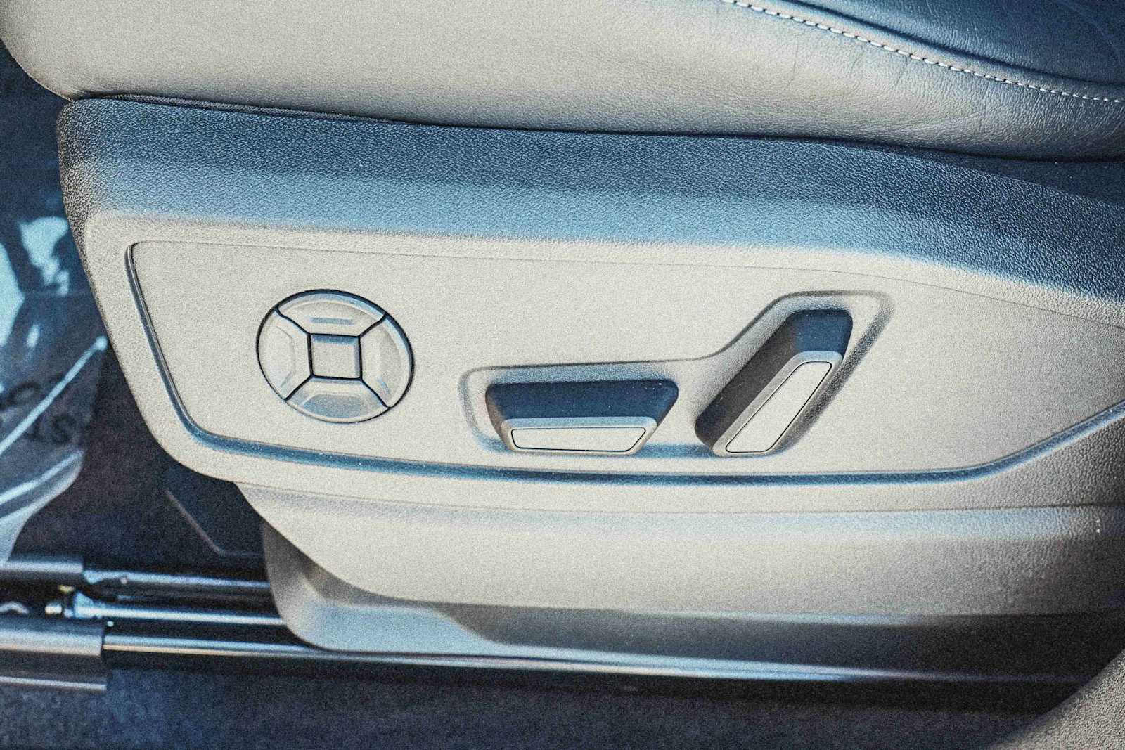 Thumbnail: 2025 Audi Q5 - 23