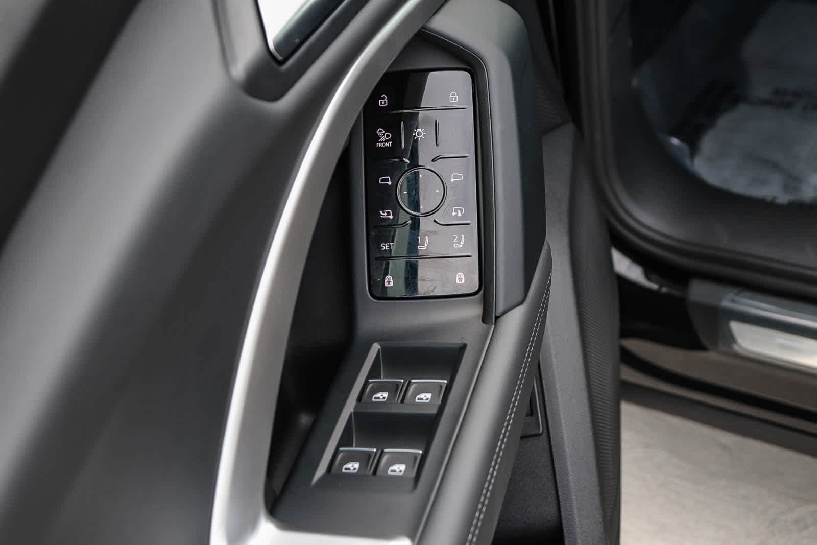 Thumbnail: 2025 Audi Q5 - 26