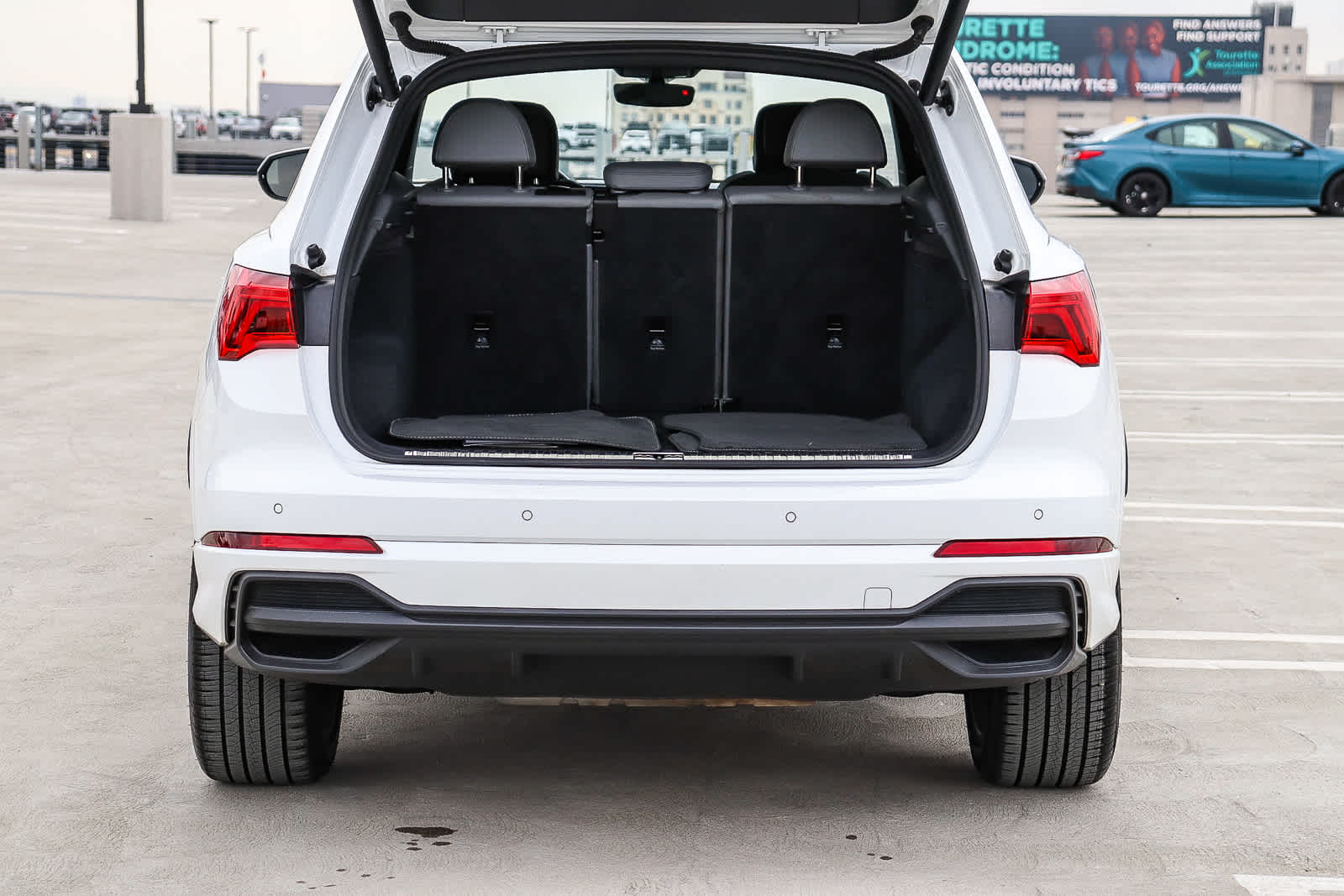 Thumbnail: 2023 Audi Q3 - 38