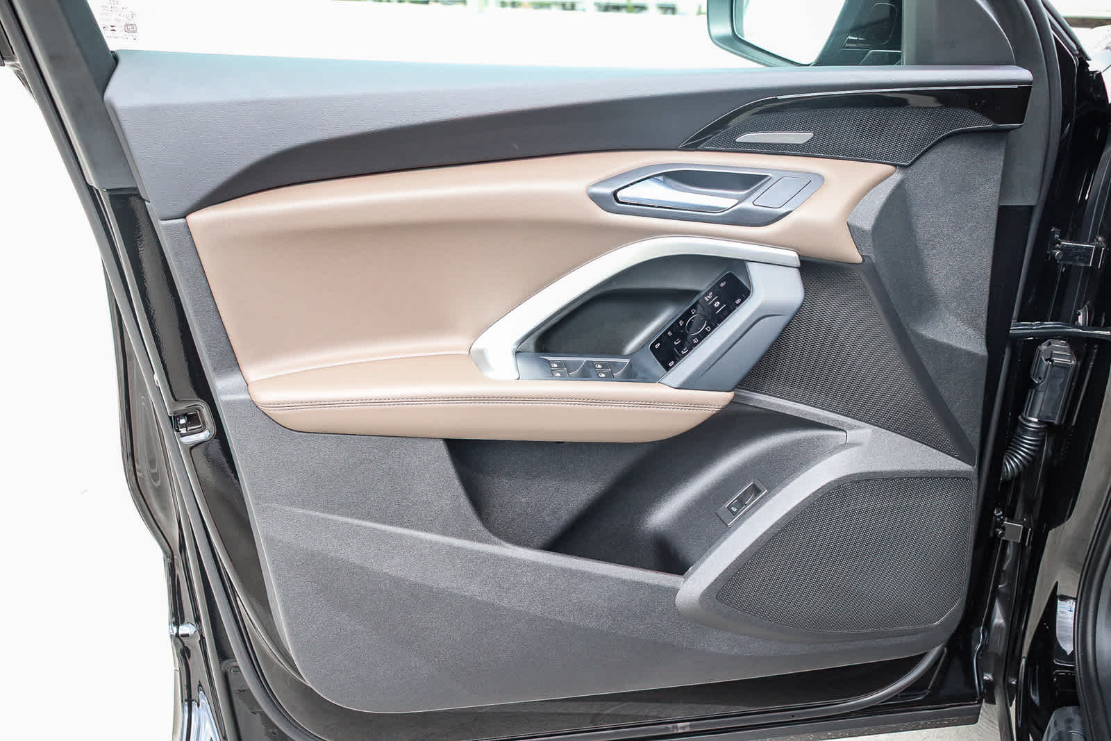 Thumbnail: 2025 Audi Q5 - 29