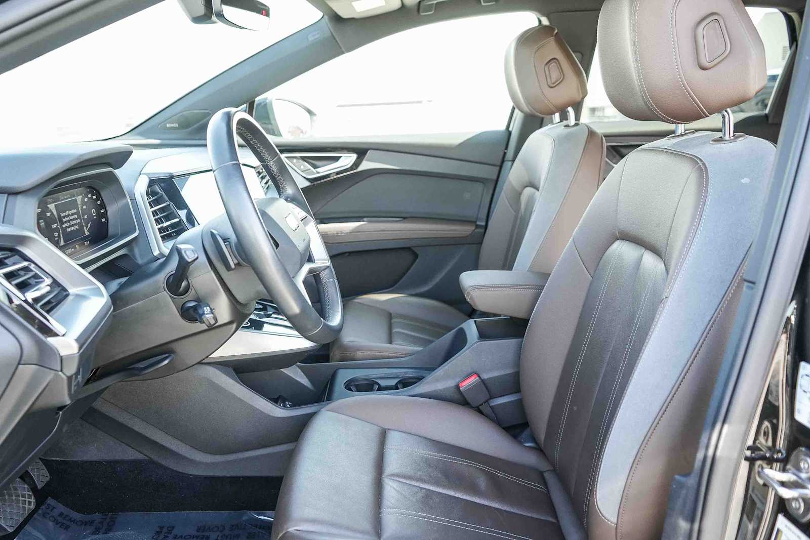 Thumbnail: 2023 Audi Q4 e-tron - 25