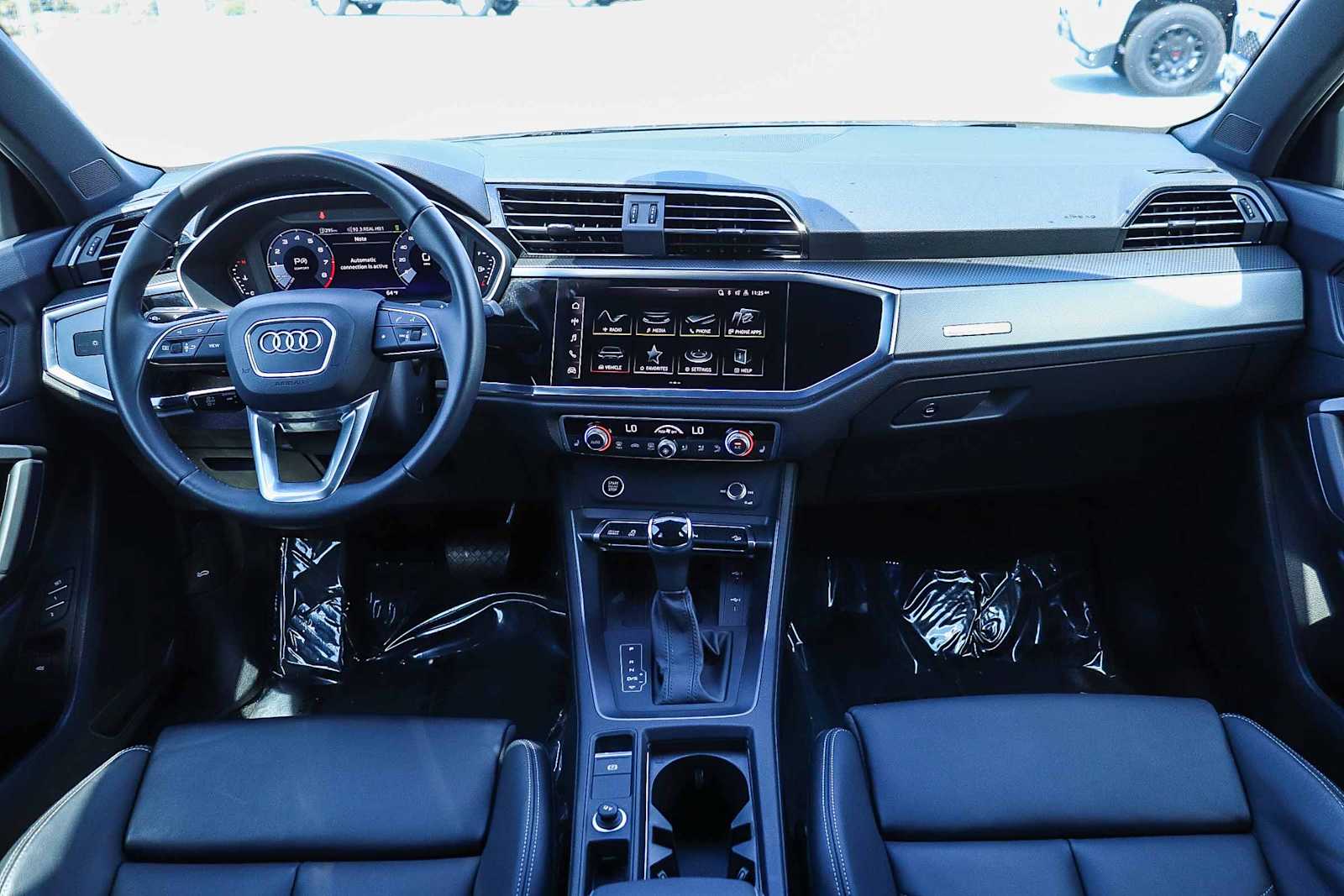 Thumbnail: 2025 Audi Q3 - 16