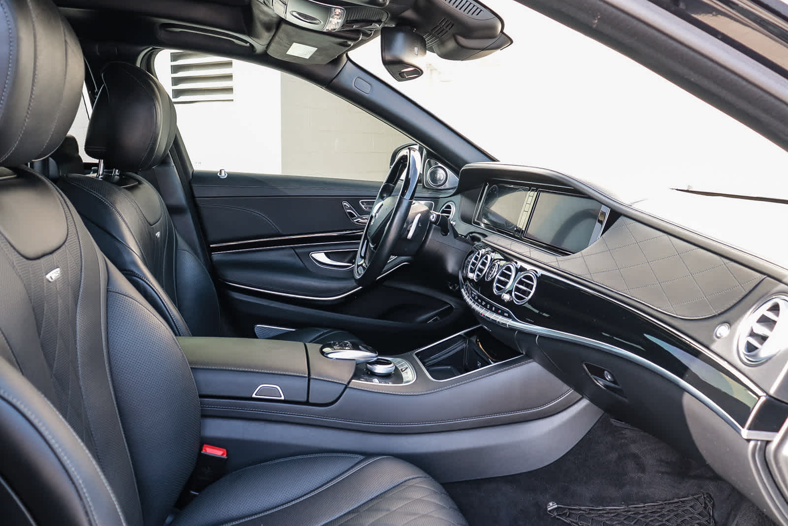 Thumbnail: 2016 Mercedes-Benz S-Class - 28