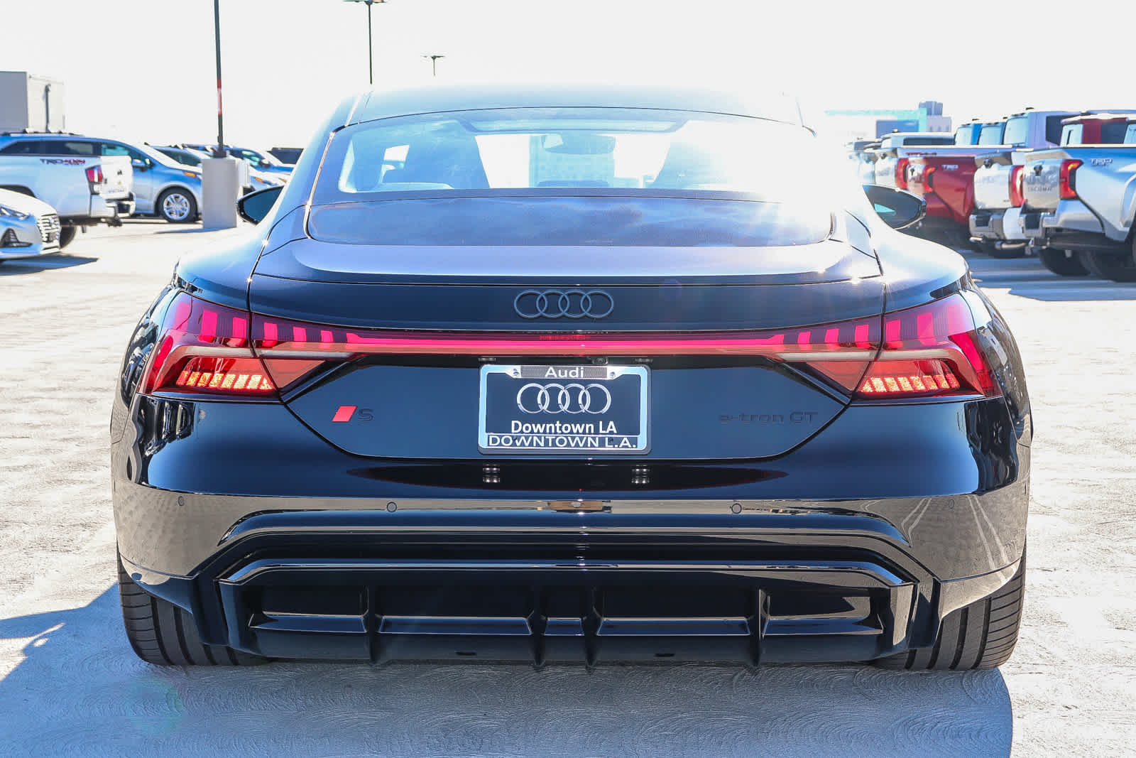 Thumbnail: 2026 Audi e-tron GT - 8