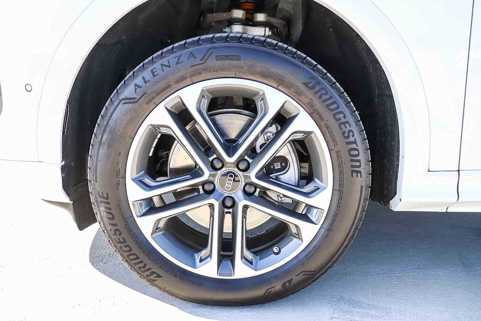 Thumbnail: 2025 Audi Q5 - 14