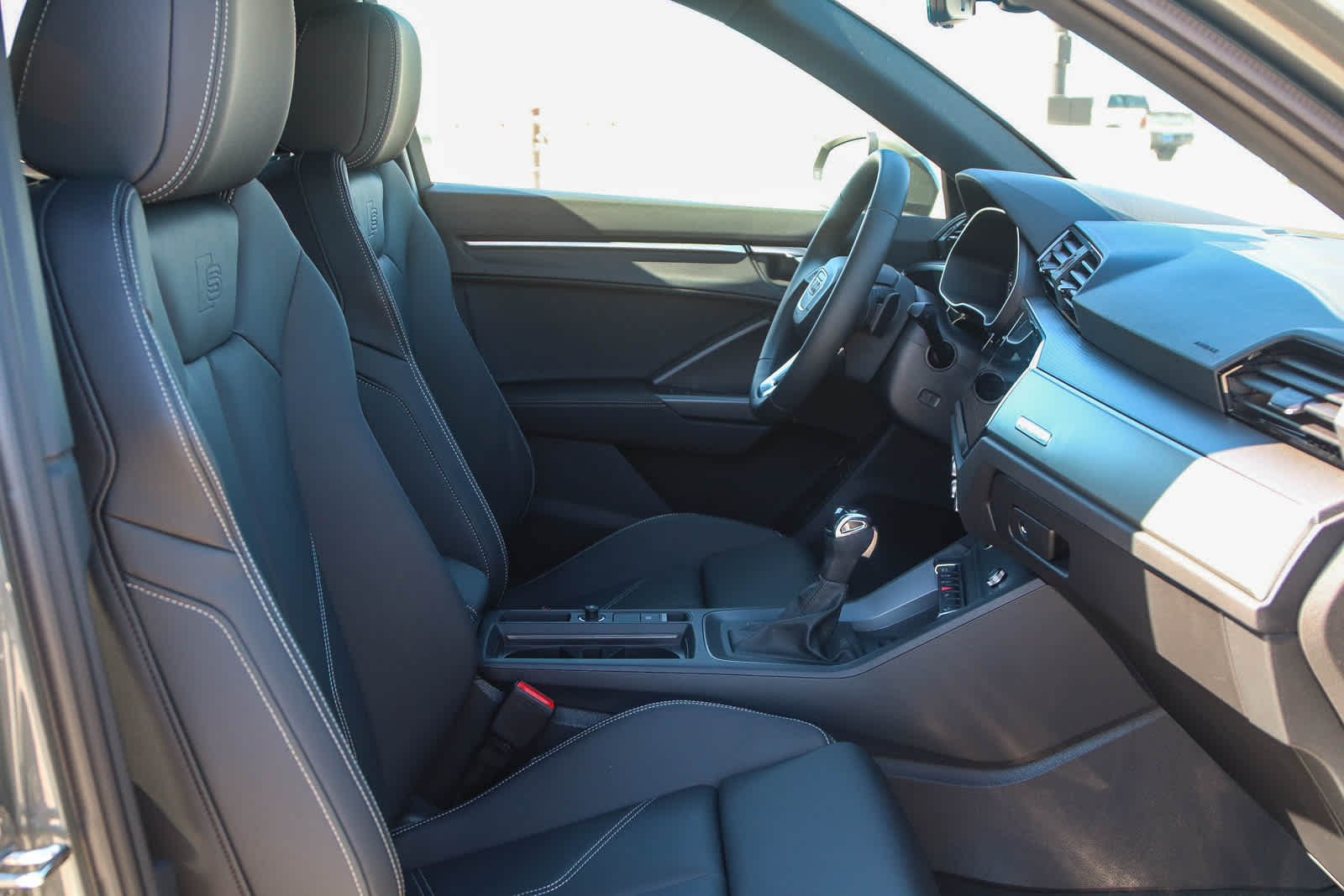 Thumbnail: 2025 Audi Q3 - 25