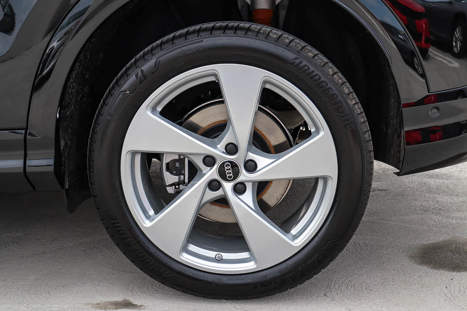 Thumbnail: 2025 Audi Q5 - 13