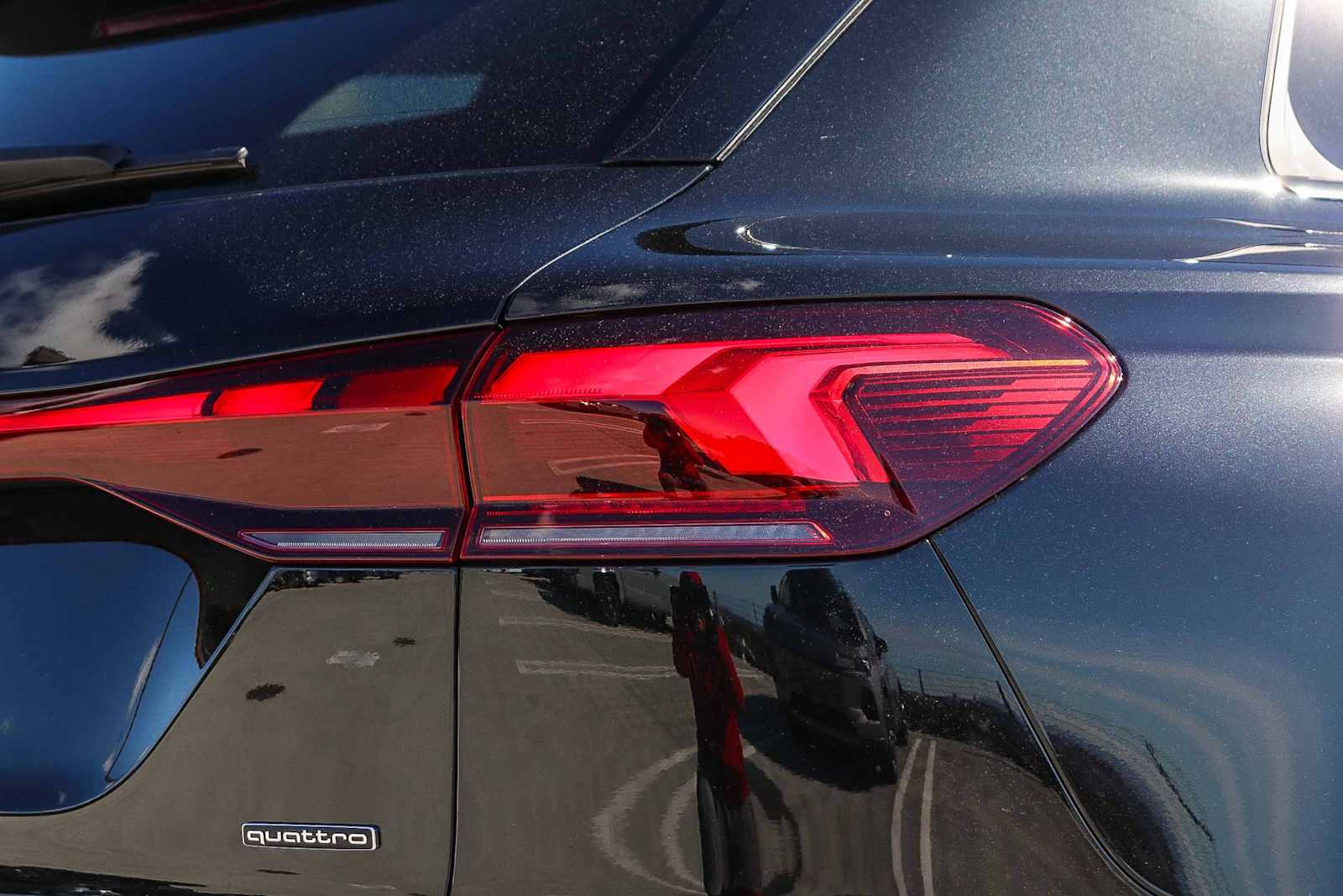 Thumbnail: 2025 Audi Q6 e-tron - 10