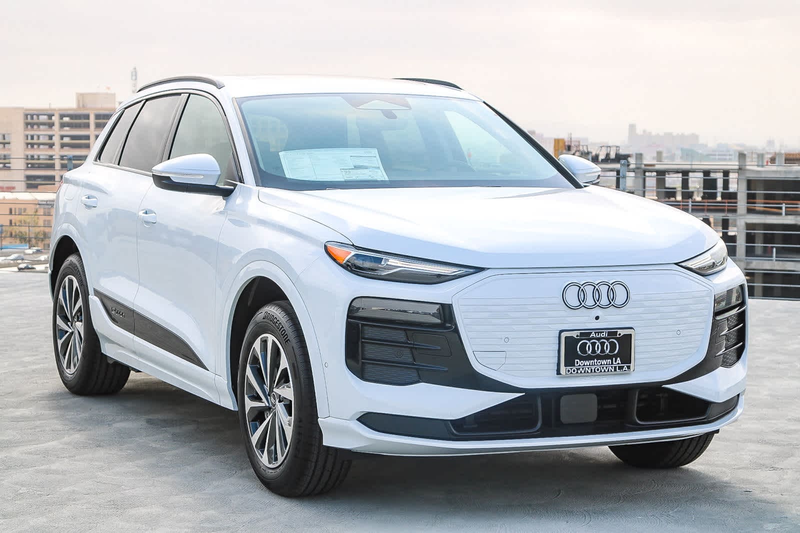 Thumbnail: 2025 Audi Q6 e-tron - 3