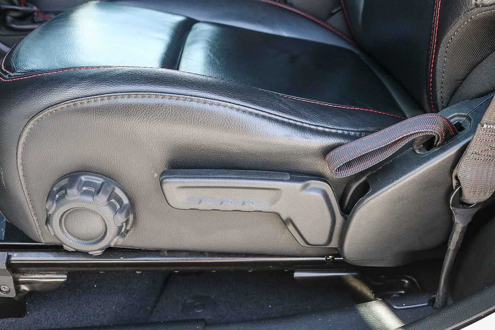 Thumbnail: 2018 Jeep Wrangler - 34