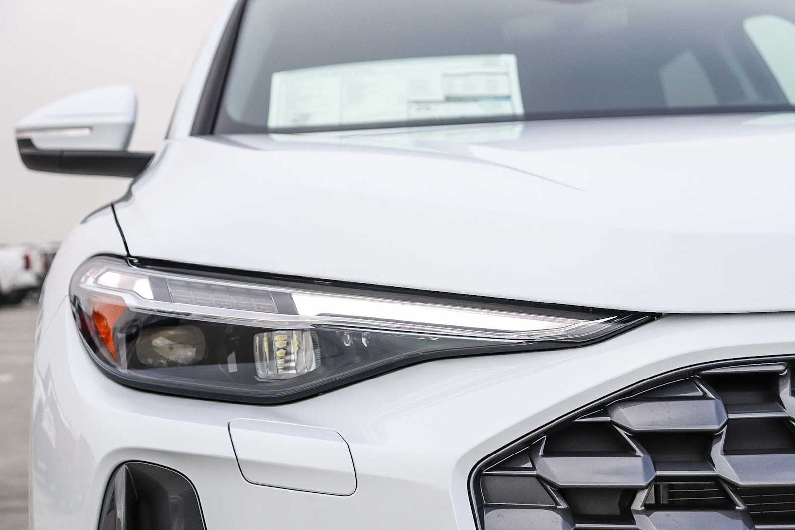 Thumbnail: 2025 Audi Q5 - 9