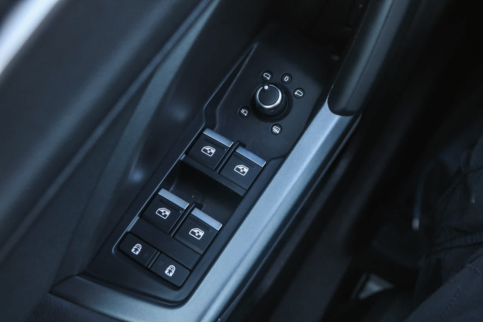 Thumbnail: 2025 Audi Q3 - 35