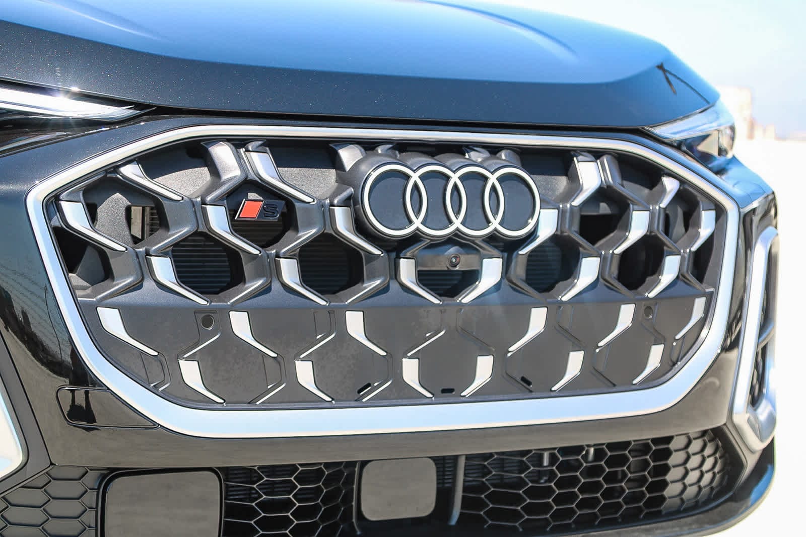 Thumbnail: 2025 Audi SQ5 - 5