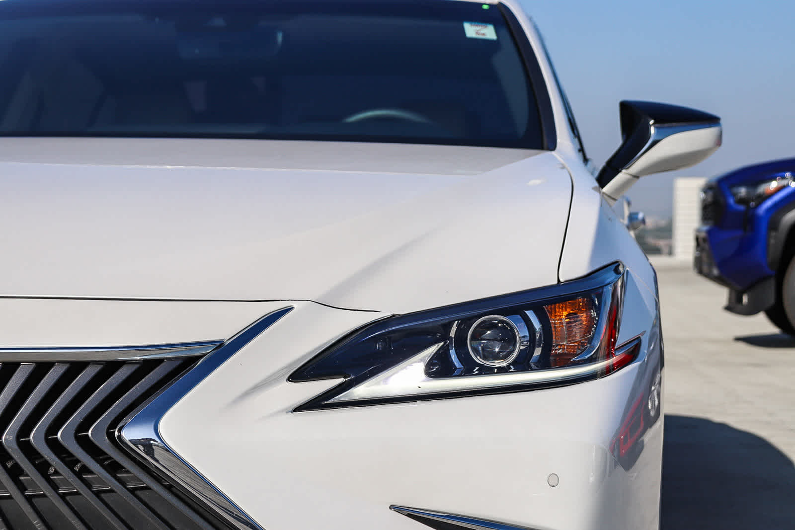 Thumbnail: 2021 Lexus ES - 4