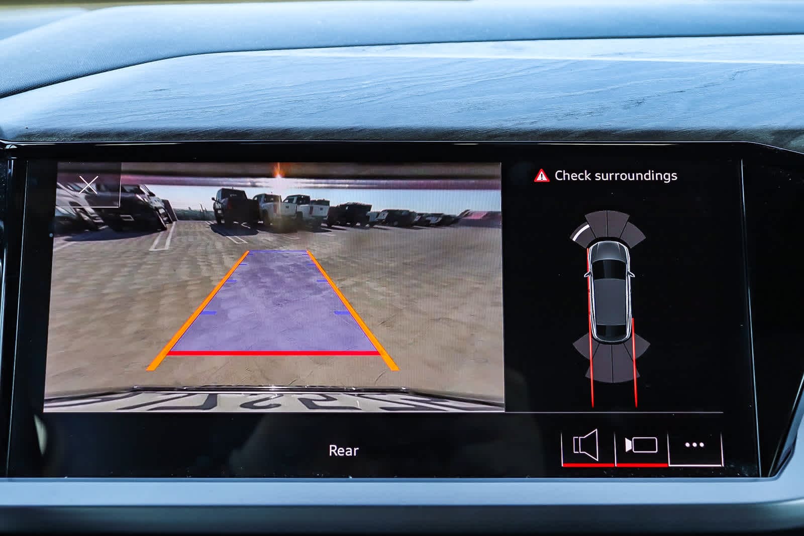 Thumbnail: 2023 Audi Q4 e-tron - 34