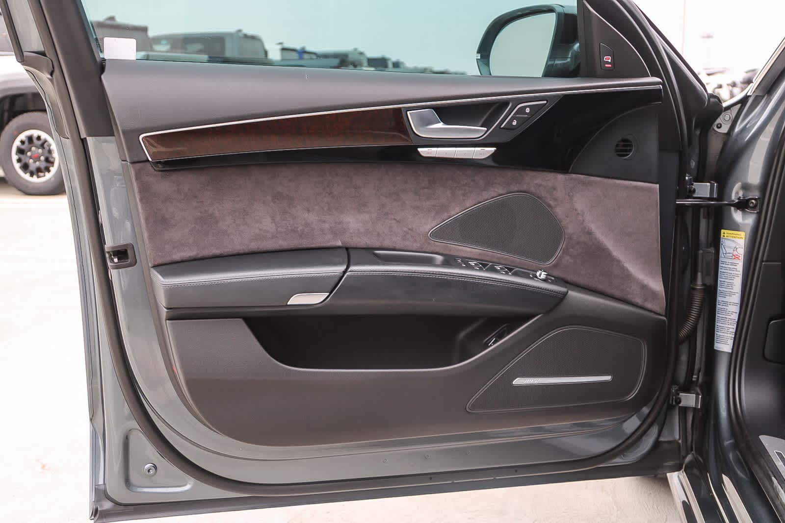 Thumbnail: 2017 Audi A8 - 24