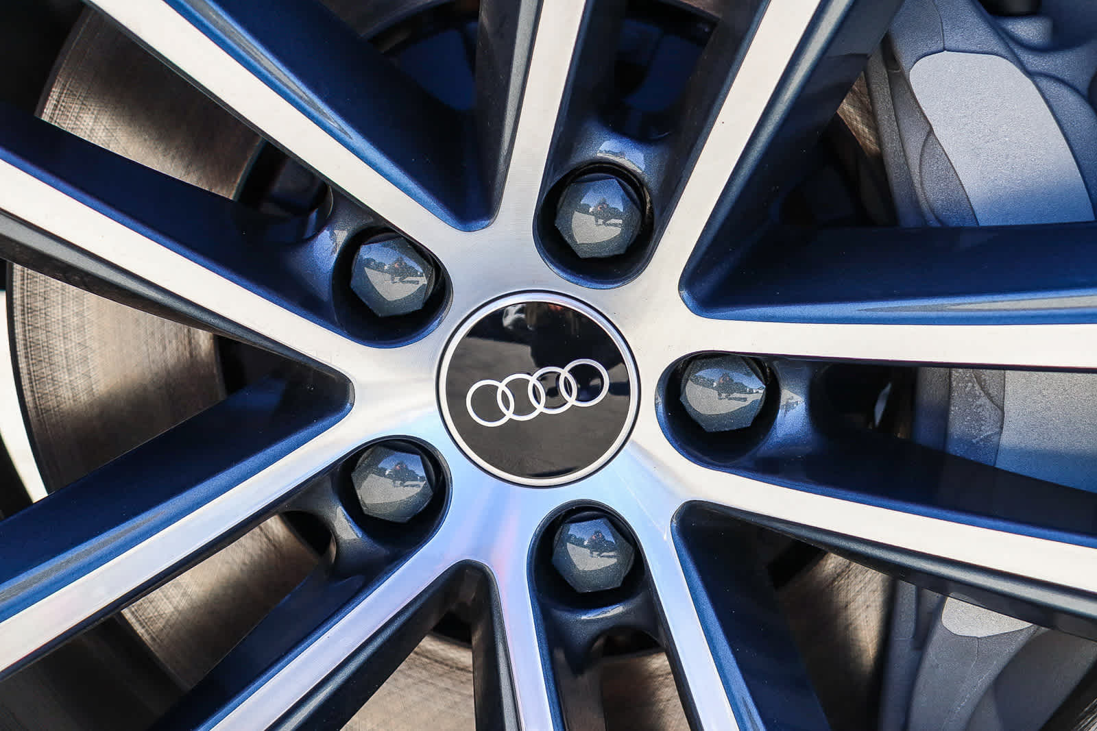 Thumbnail: 2026 Audi Q7 - 15