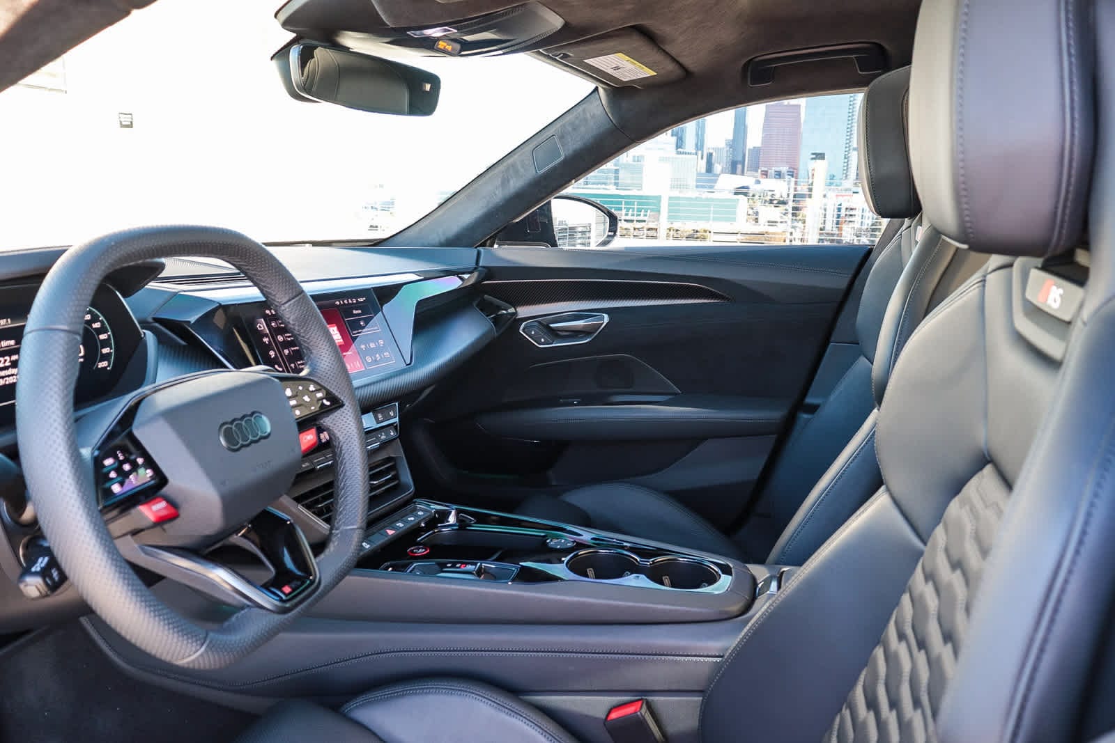 Thumbnail: 2025 Audi RS e-tron GT - 23