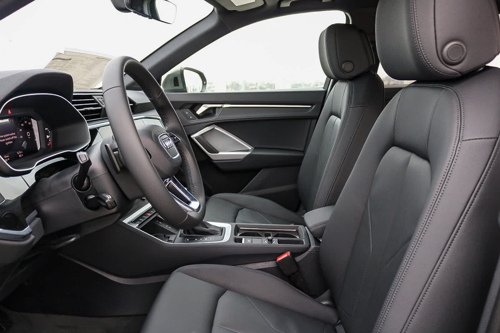 Thumbnail: 2025 Audi Q3 - 26