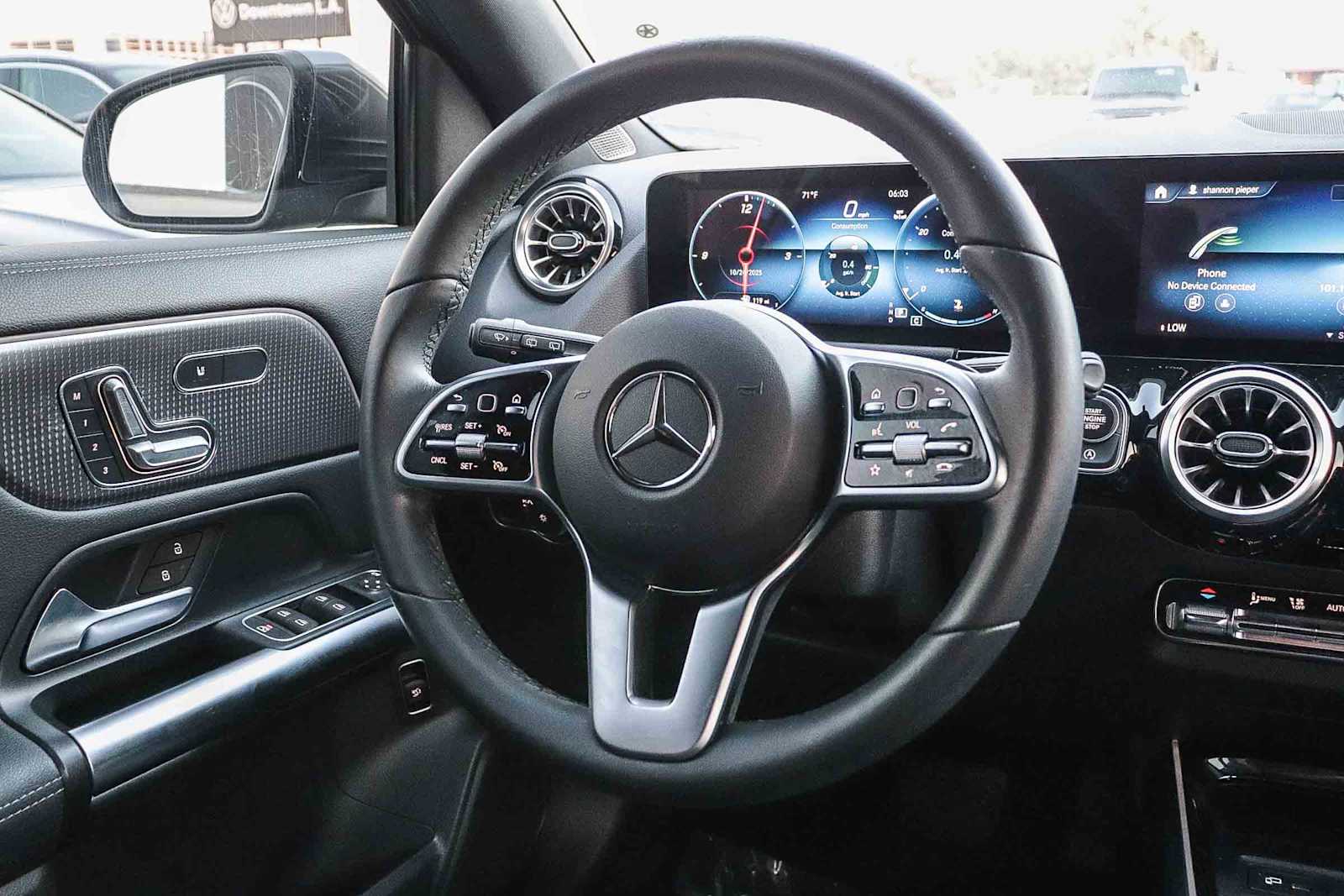 Thumbnail: 2023 Mercedes-Benz GLA - 19