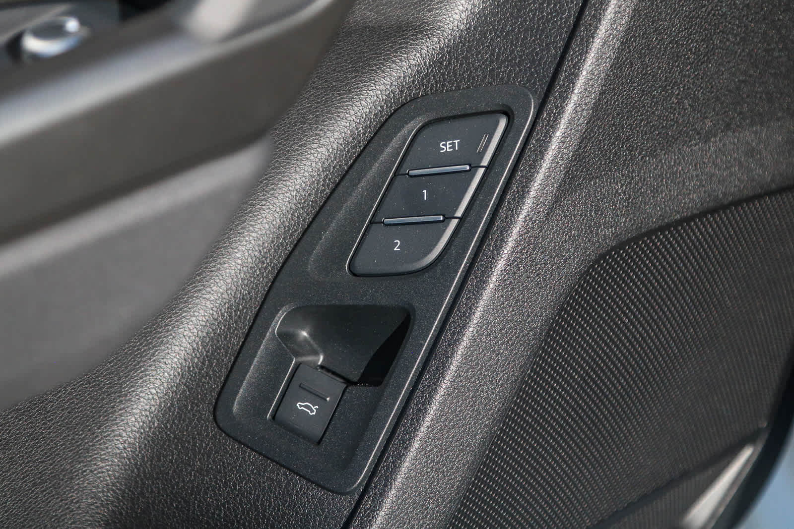 Thumbnail: 2025 Audi Q3 - 36