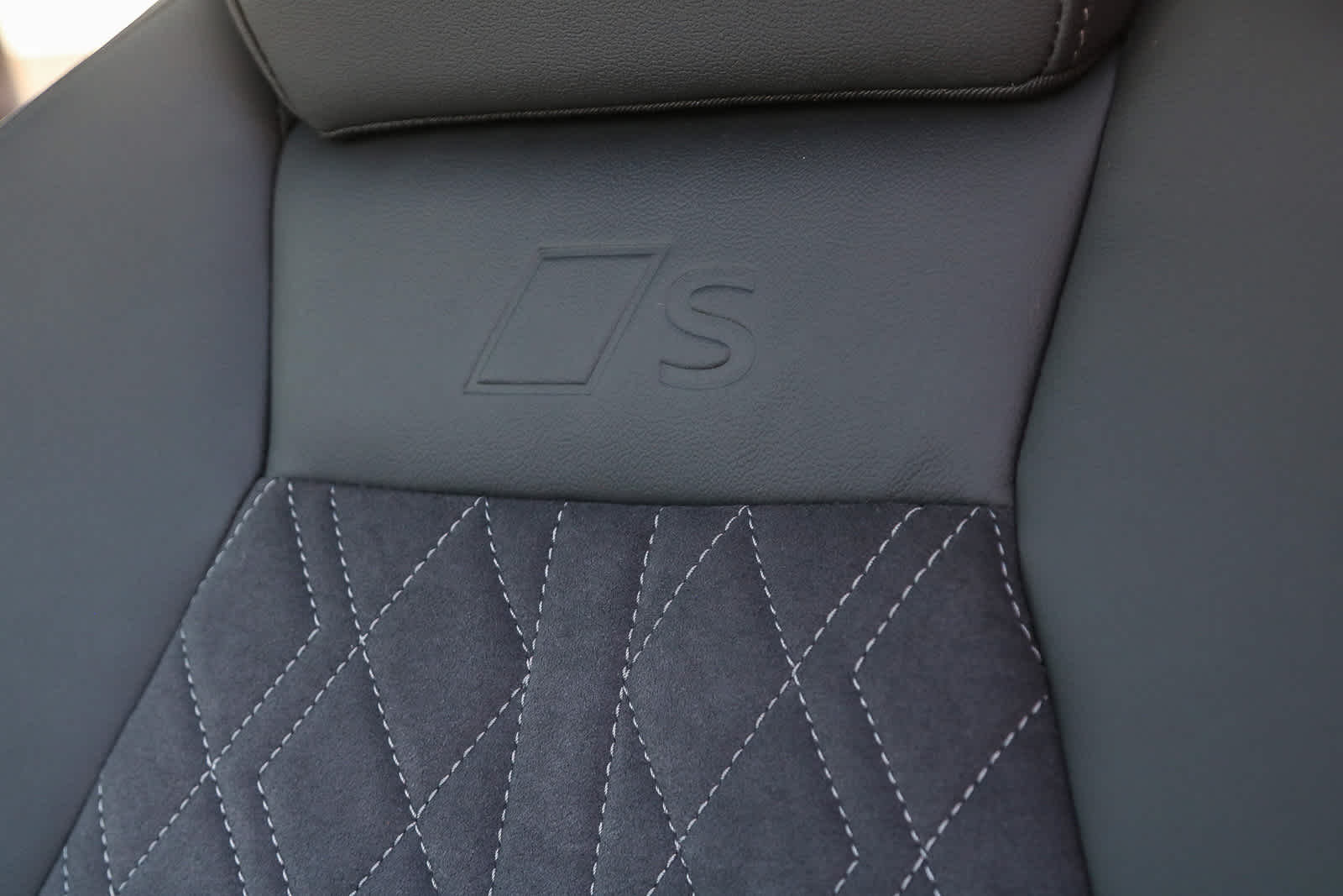 Thumbnail: 2025 Audi SQ5 - 40