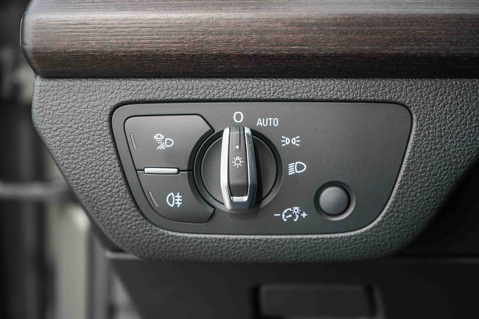 Thumbnail: 2023 Audi Q5 - 32