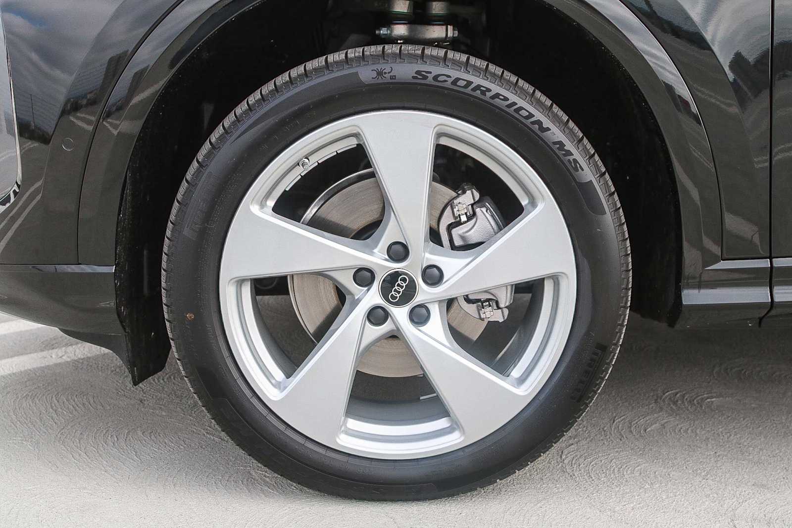 Thumbnail: 2025 Audi Q5 - 11