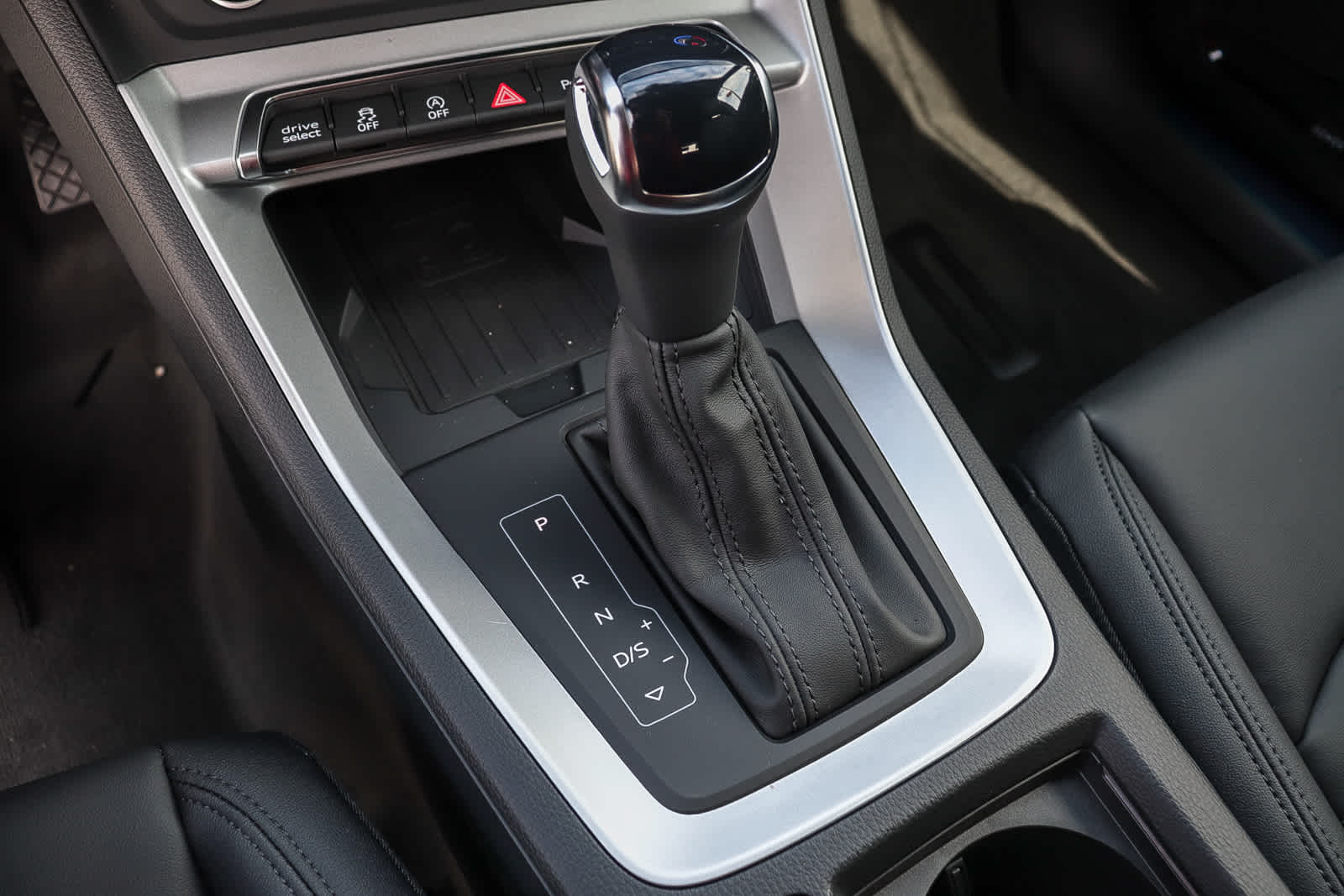 Thumbnail: 2025 Audi Q3 - 25