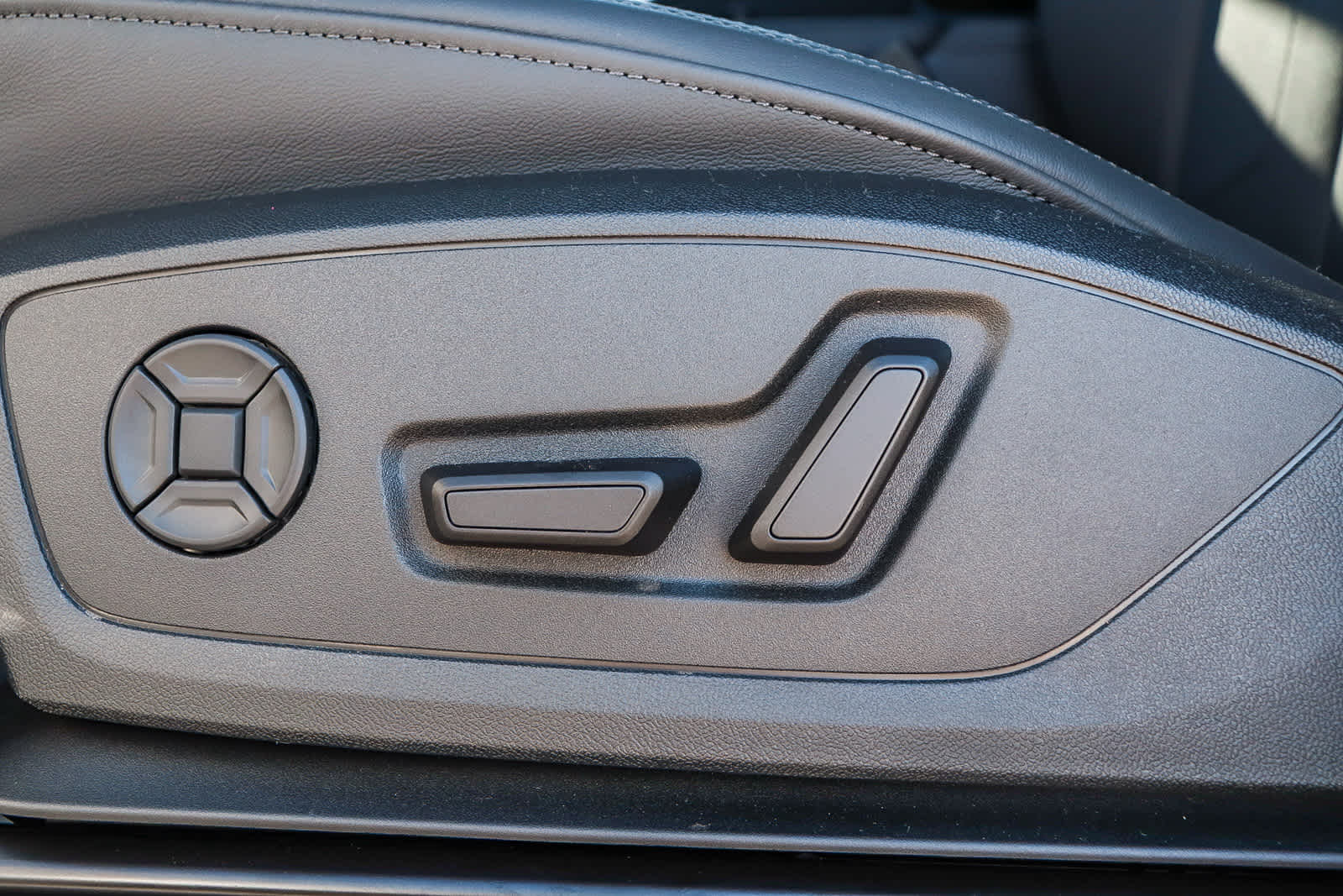 Thumbnail: 2025 Audi Q3 - 26