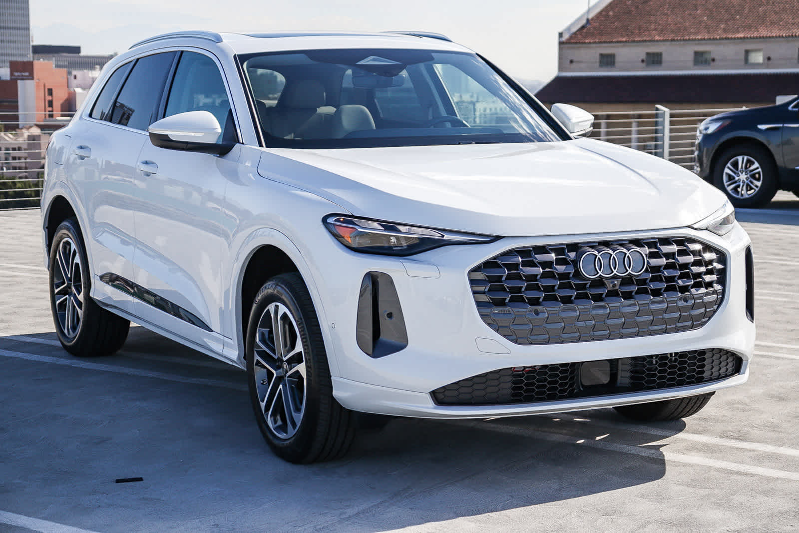 Thumbnail: 2025 Audi Q5 - 3