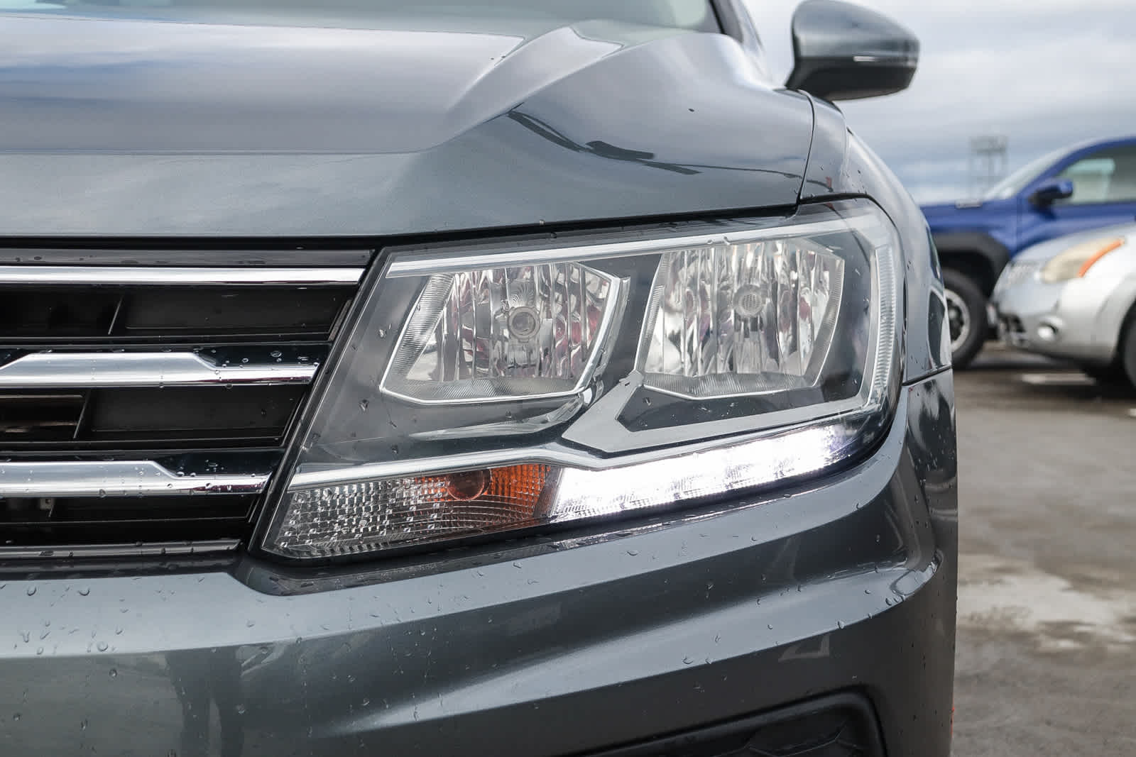 Thumbnail: 2020 Volkswagen Tiguan - 4