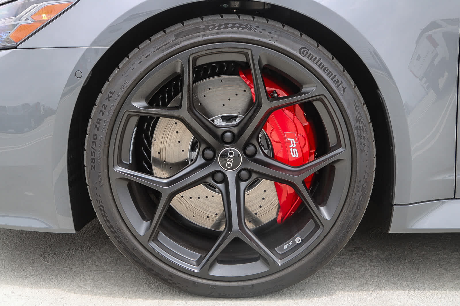 Thumbnail: 2025 Audi RS 6 - 12