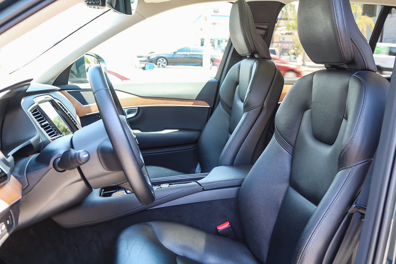 Thumbnail: 2022 Volvo XC90 - 18