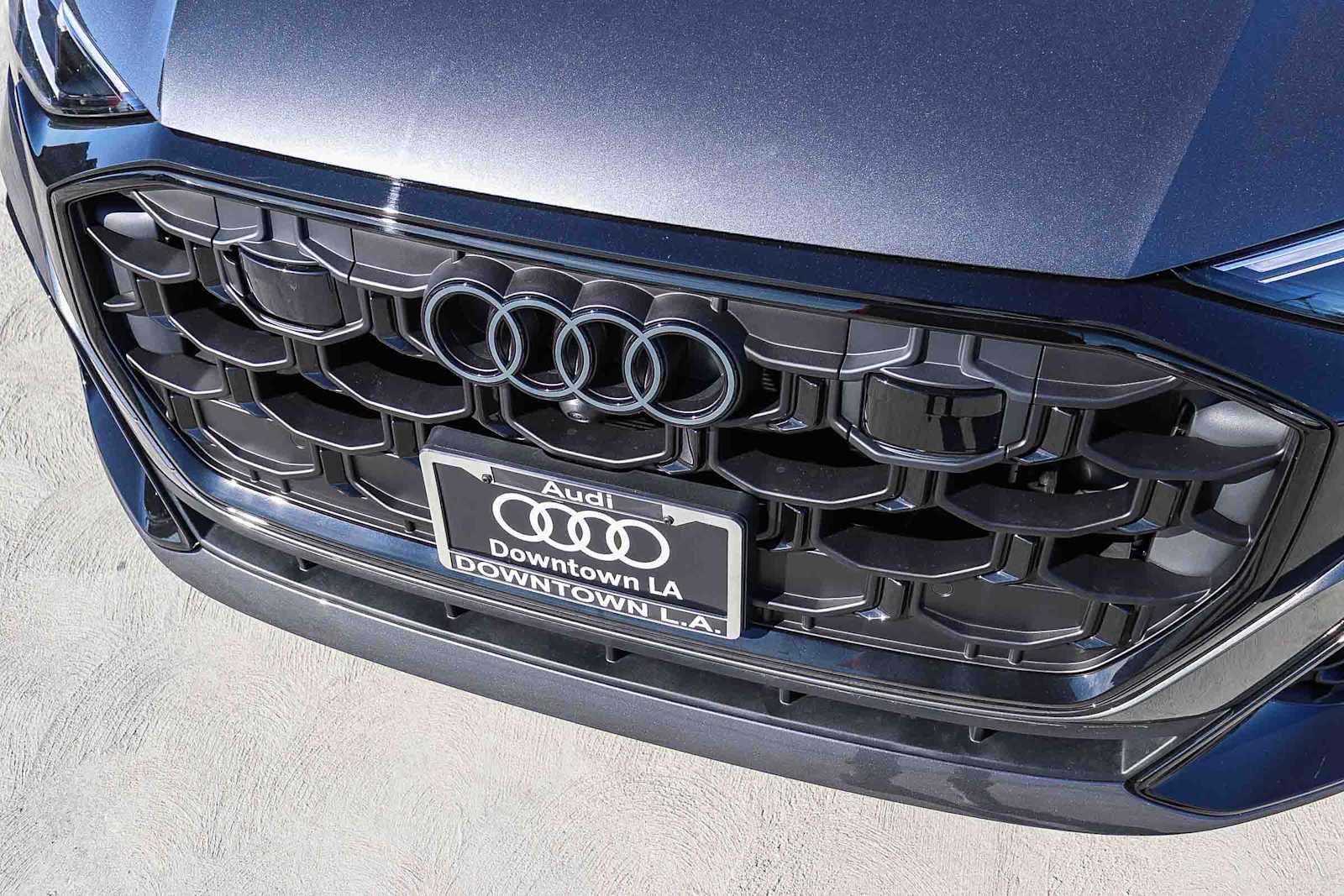 Thumbnail: 2026 Audi Q8 - 8